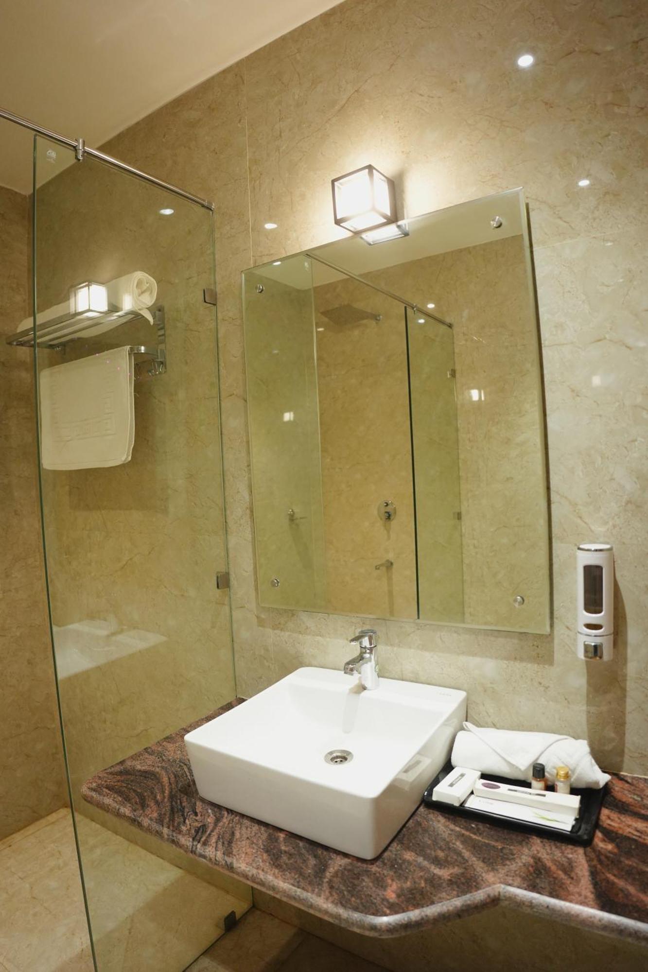 The Krati Resort And Convention Centre Bareli Kültér fotó